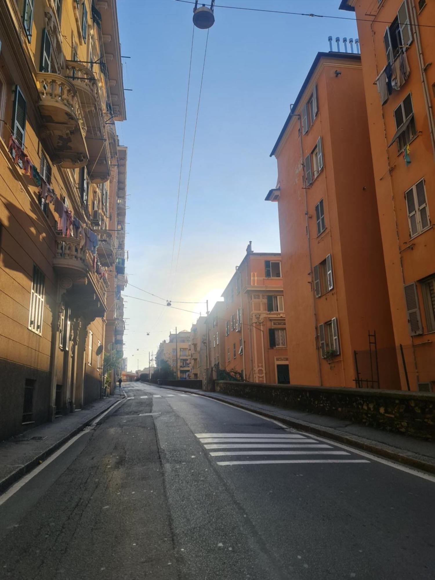 Ampio Appartamento Con 2 Posti Auto E Cortile Генуа Екстериор снимка